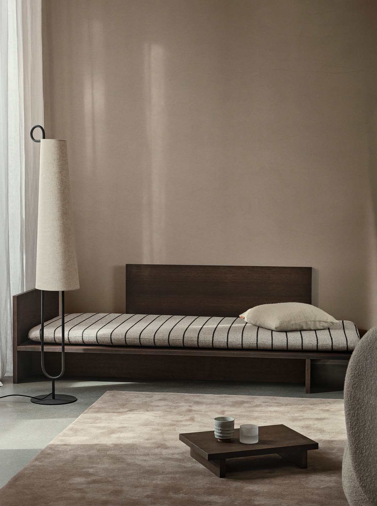 Ancora Floor Lamp - Black/Natural