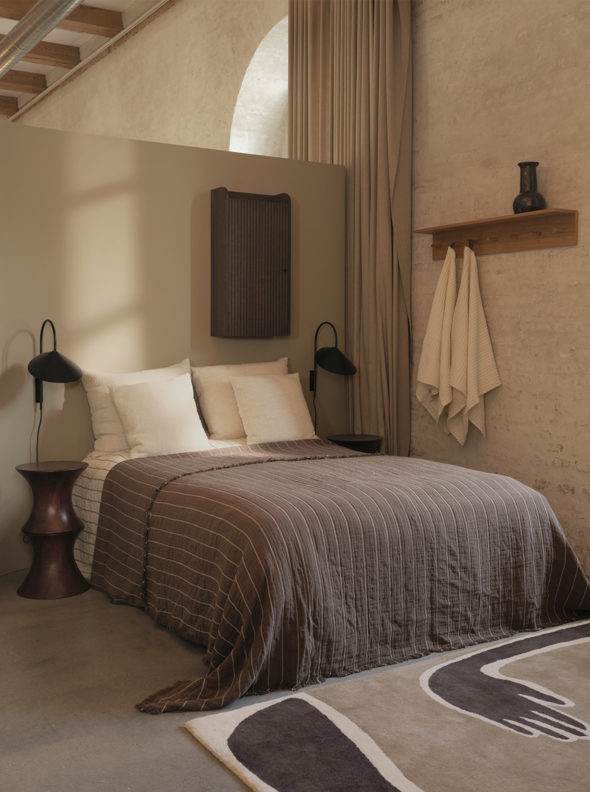 Arum Swivel Wall Lamp