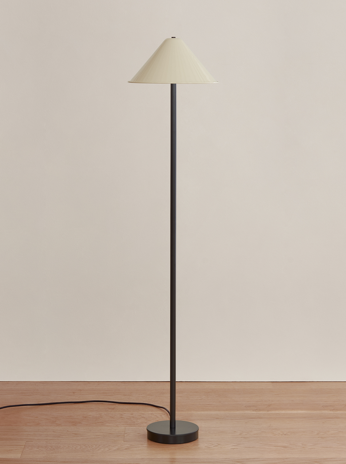 Eave Floor Lamp